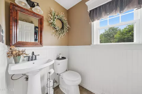 Bath - 33 Sheffield Dr, Delmar, NY 12054 photo 1 of 4