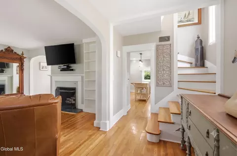 809 Wright Ave, Schenectady, NY 12309 photo 5