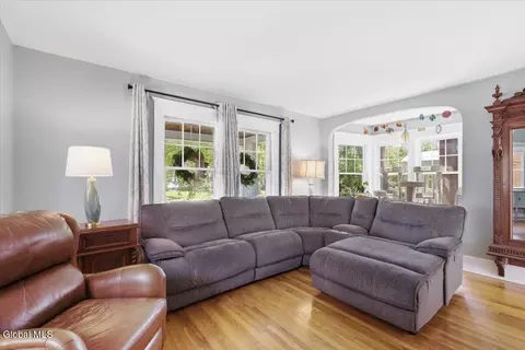 809 Wright Ave, Schenectady, NY 12309 photo 7