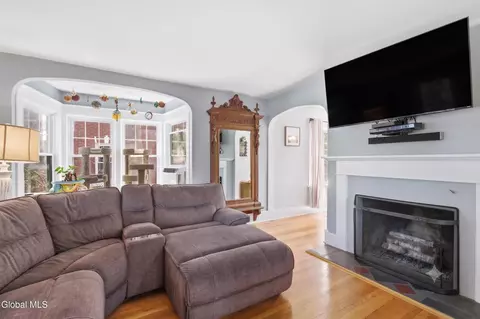 809 Wright Ave, Schenectady, NY 12309 photo 6