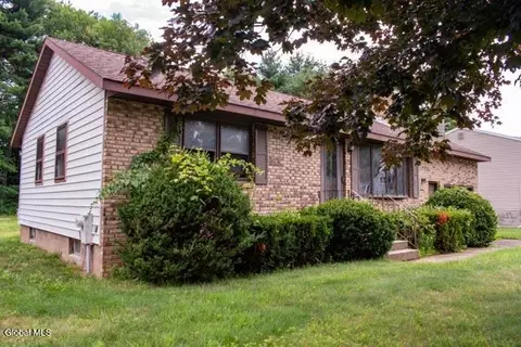 11 Melissa Ct, Albany, NY 12205