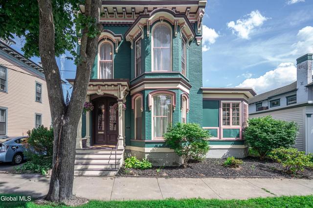 146 Regent St, Saratoga Springs, NY 12866