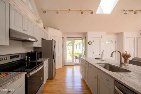 Kitchen - 6 Berry Patch Way, Crown Point, NY 12928 photo 4 of 5