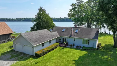 Exterior - 6 Berry Patch Way, Crown Point, NY 12928 photo 3 of 12