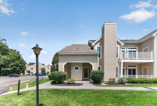 1011 Hampton Place Blvd, Troy, NY 12180