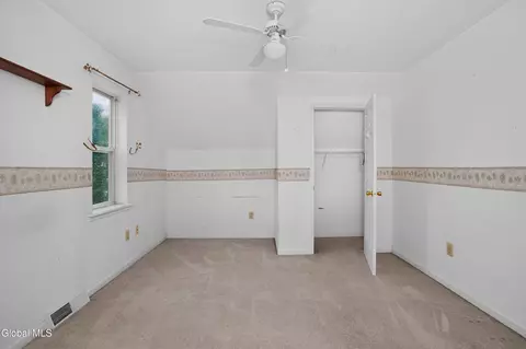 Bedroom - 97 Trinity Pl, Selkirk, NY 12158 photo 7 of 10