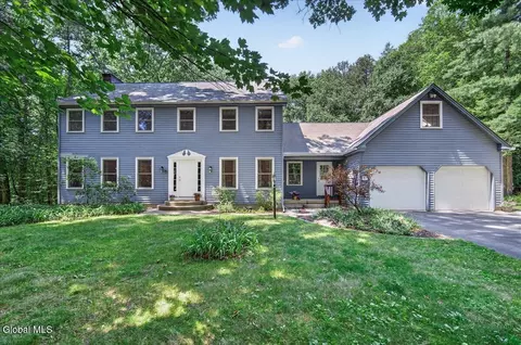 60 Hillcrest Ln, Saratoga Springs, NY 12866