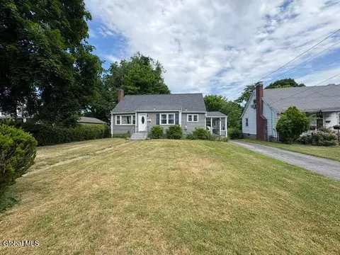 75 College Ave, Poughkeepsie, NY 12603
