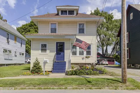 13 Newman St, Gloversville, NY 12078