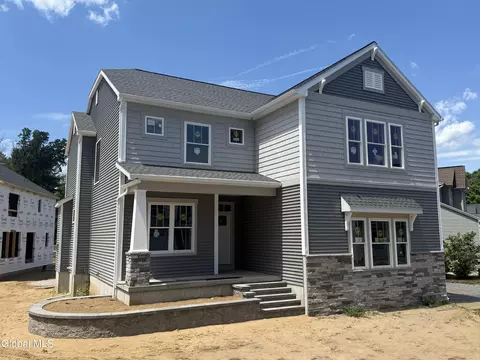 17 Chloes Way, Saratoga Springs, NY 12866