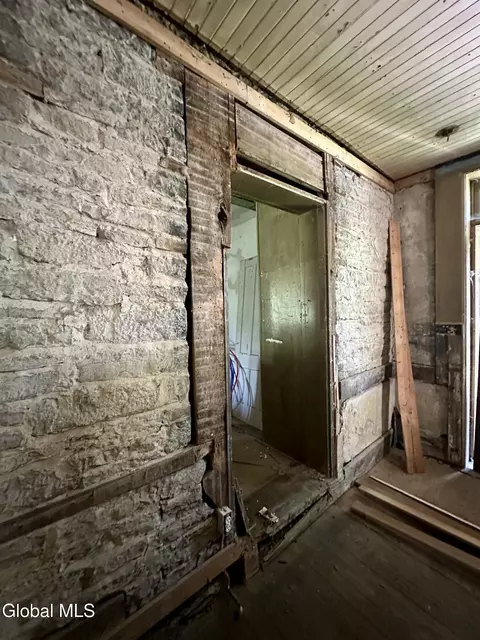 Entry Way - 6176 New York 5, Palatine Bridge, NY 13428 photo 2 of 2