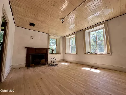 Living - 6176 New York 5, Palatine Bridge, NY 13428 photo 2 of 4
