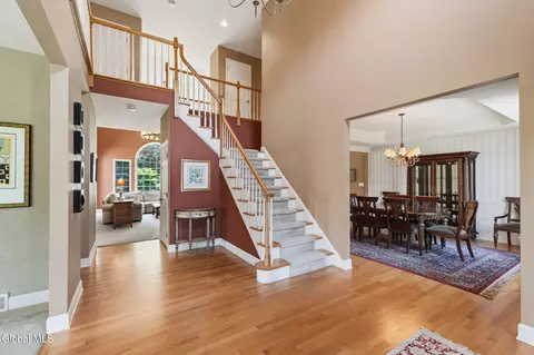 Entry Way - 214 Bell Ct, Schenectady, NY 12303 photo 1 of 7