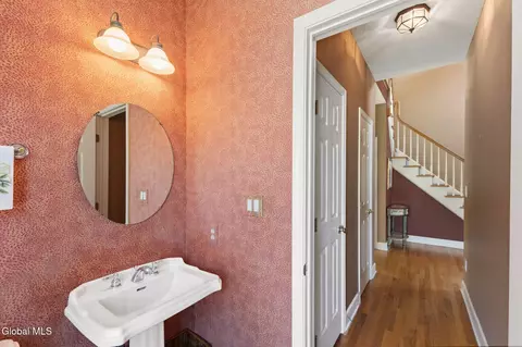 Entry Way - 214 Bell Ct, Schenectady, NY 12303 photo 2 of 7
