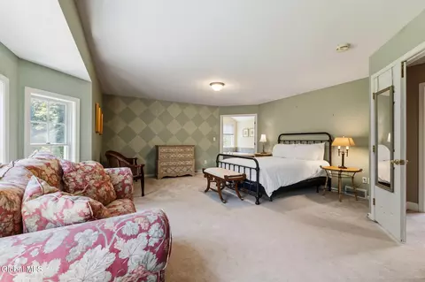 Bedroom - 214 Bell Ct, Schenectady, NY 12303 photo 2 of 10