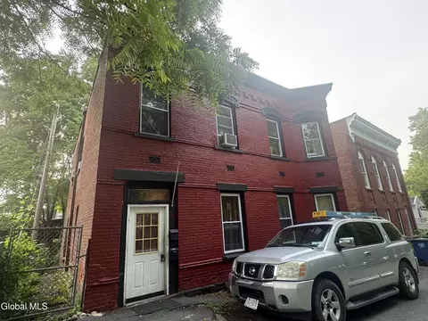 79 Central Ter, Cohoes, NY 12047