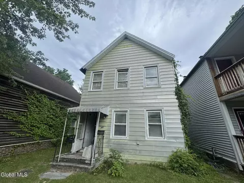 393 4th Ave, Troy, NY 12182