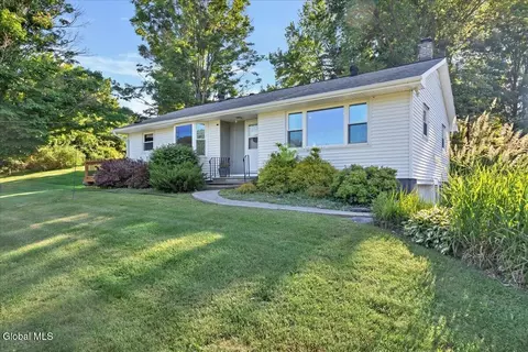 45 Garfield Rd, Poestenkill, NY 12140