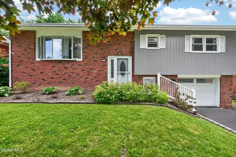 11 Ormond St, Albany, NY 12203