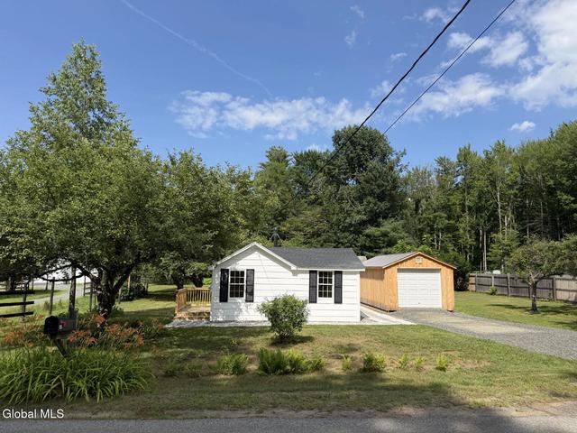 141 Wendell Ave, Broadalbin, NY 12025