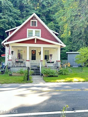 81 Ft Johnson Ave, Fort Johnson, NY 12070