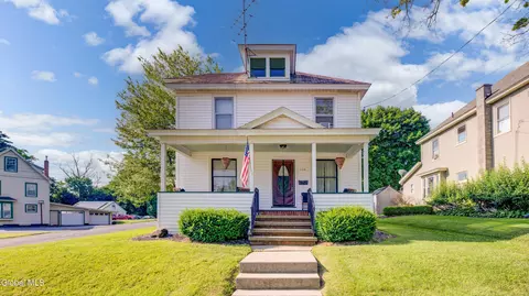 408 Prospect St, Johnstown, NY 12095