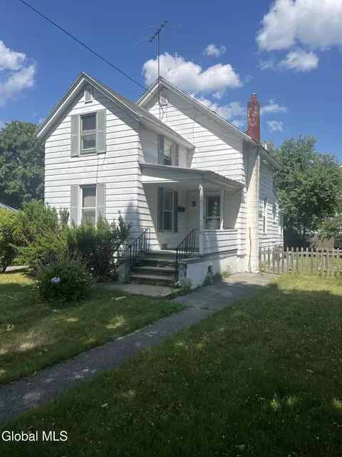 55 Prospect St, Glens Falls, NY 12801