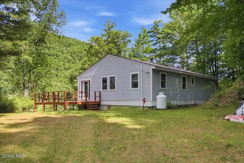 201 Garnet Lake Rd, Johnsburg, NY 12843
