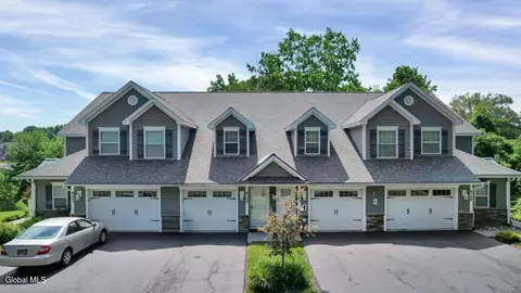 4102 Brunswick Meadows Way, Troy, NY 12182