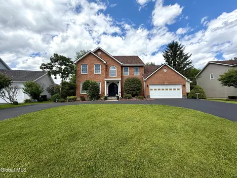 257 Longhouse Ln, Slingerlands, NY 12159