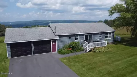 858 Oak Hill Rd, Esperance, NY 12066
