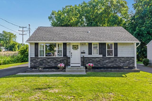 13 Adams Dr, Colonie, NY 12205