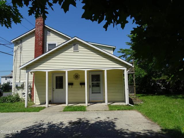 17 Neptune St, Rensselaer, NY 12144