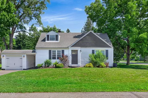 3031 Lillian Rd, Schenectady, NY 12303