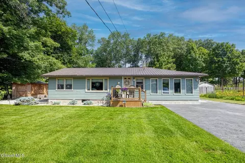 13 Helen St, Hudson Falls, NY 12839