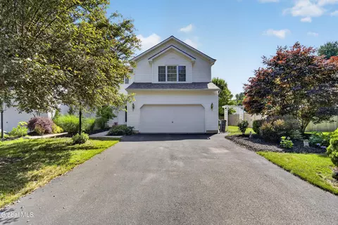 105 Cold Spring Rd, Saratoga Springs, NY 12866