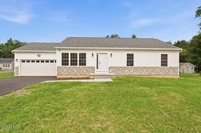 1707 Champagne Dr, Castleton On Hudson, NY 12033