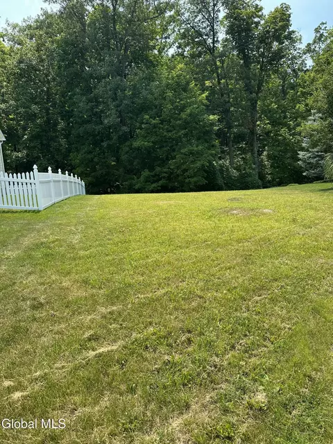 9 Scott Pl, Rensselaer, NY 12144