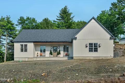 17 Woodland Hill Rd, Wynantskill, NY 12198