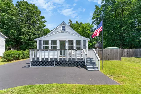 170 Maple Ave, Ballston Spa, NY 12020