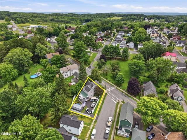 117 E State St, Johnstown, NY 12095