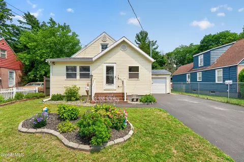 11 Leach Ave, Albany, NY 12205