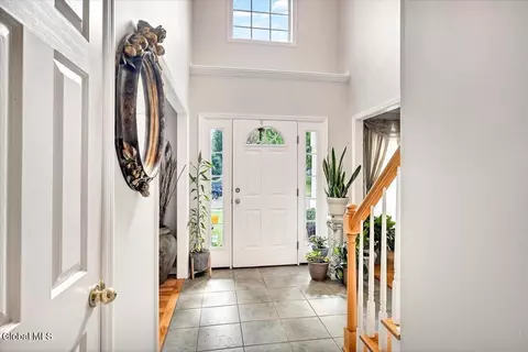 Entry Way - 108 Hasgate Dr, Delmar, NY 12054 photo 4 of 8