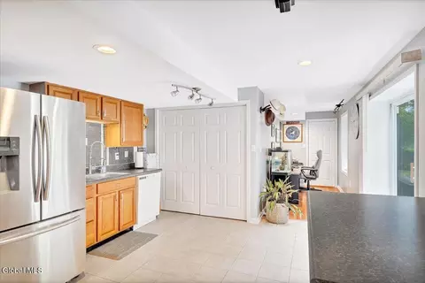 Kitchen - 108 Hasgate Dr, Delmar, NY 12054 photo 6 of 6