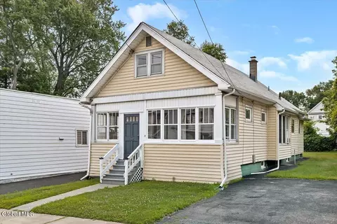 17 Tremont St, Albany, NY 12205
