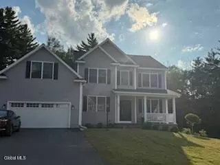 30 Samuel Dr, Clifton Park, NY 12065