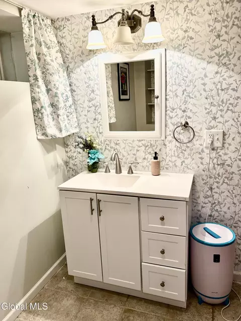 Bath - 41 Hogsback Rd, Greenwich, NY 12834 photo 4 of 6