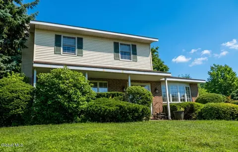 15 Rice Mountain Pl, Troy, NY 12182