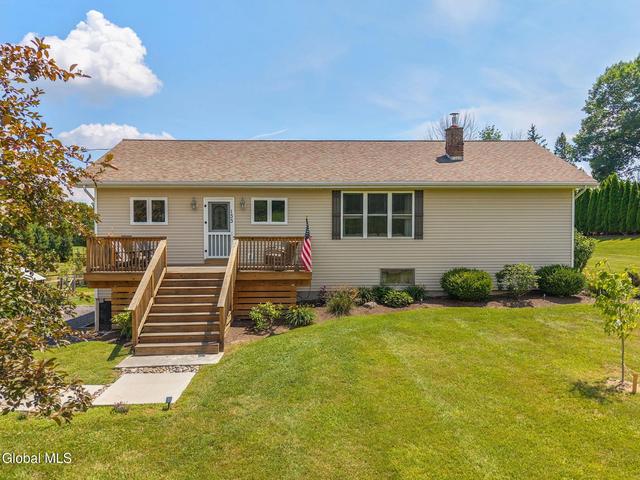 133 Cary Rd, Mechanicville, NY 12118