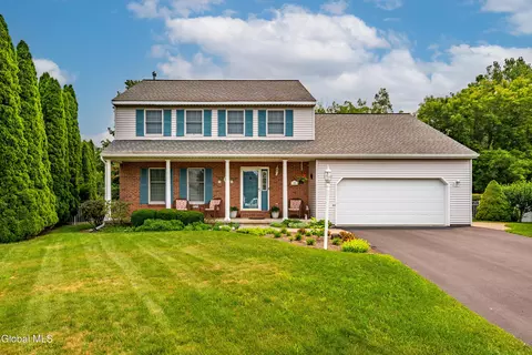 11 Fiore Cir, Latham, NY 12110